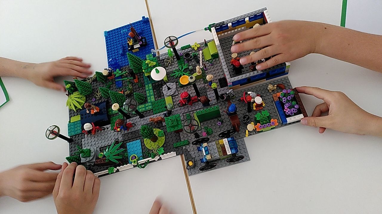 Let your students build the ECOCITIES OF TOMORROW!
